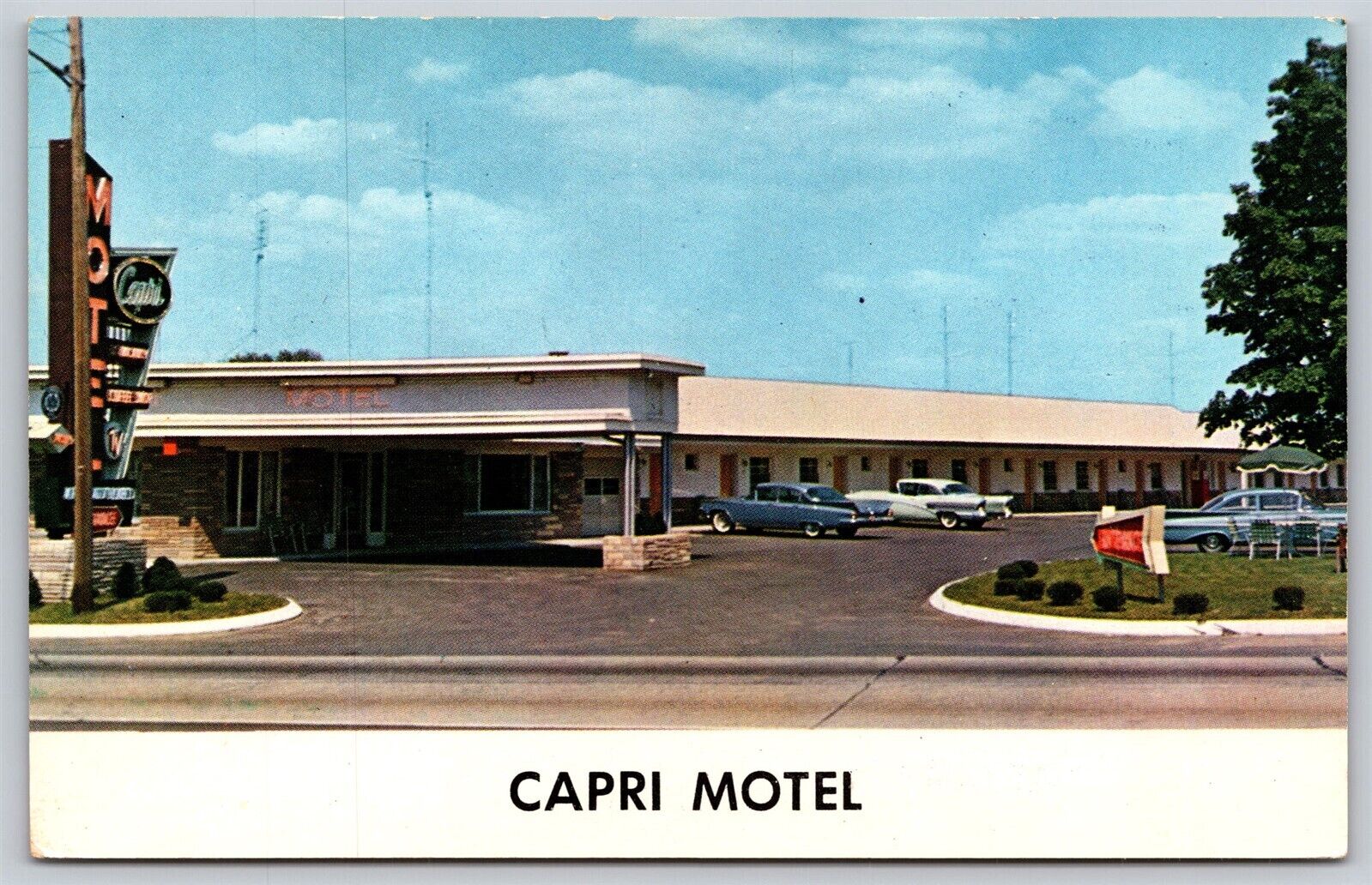 Postcard Capri Motel, West Springfield MA M188