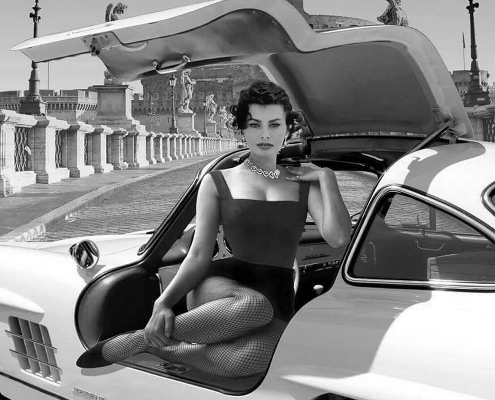 1955 Actress SOPHIA LOREN in MERCEDES 500SL Gull Wing Poster Photo 13x19