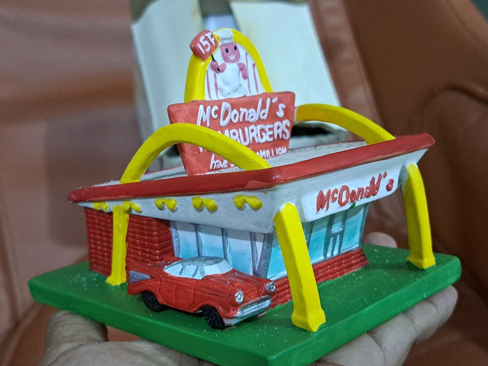 Drive thru McDonald\'s Hamburgers building Ceramic