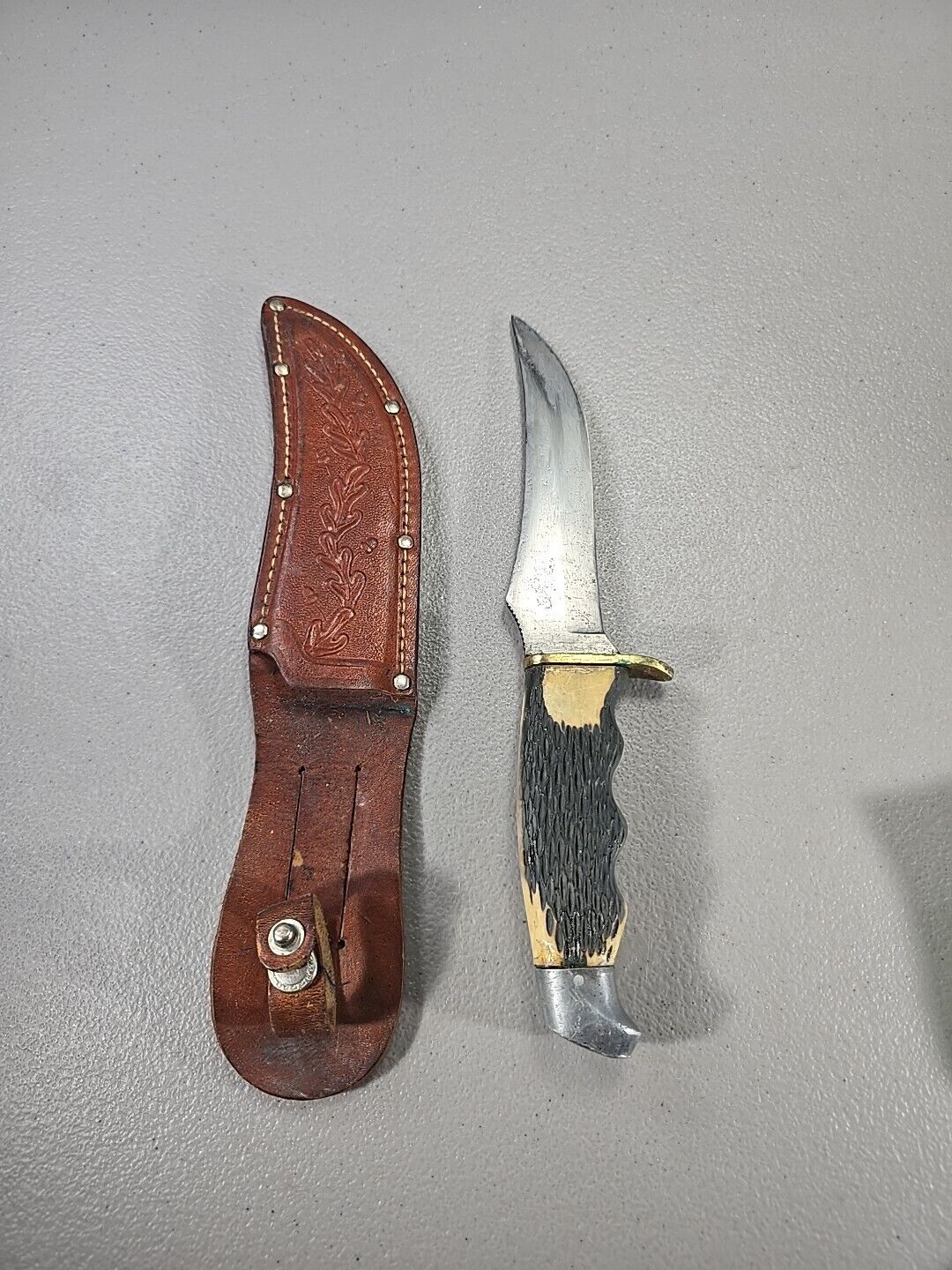 SCHRADE WALDEN New York USA 148 Fixed Blade Hunting KNIFE w/ Tooled Sheath 