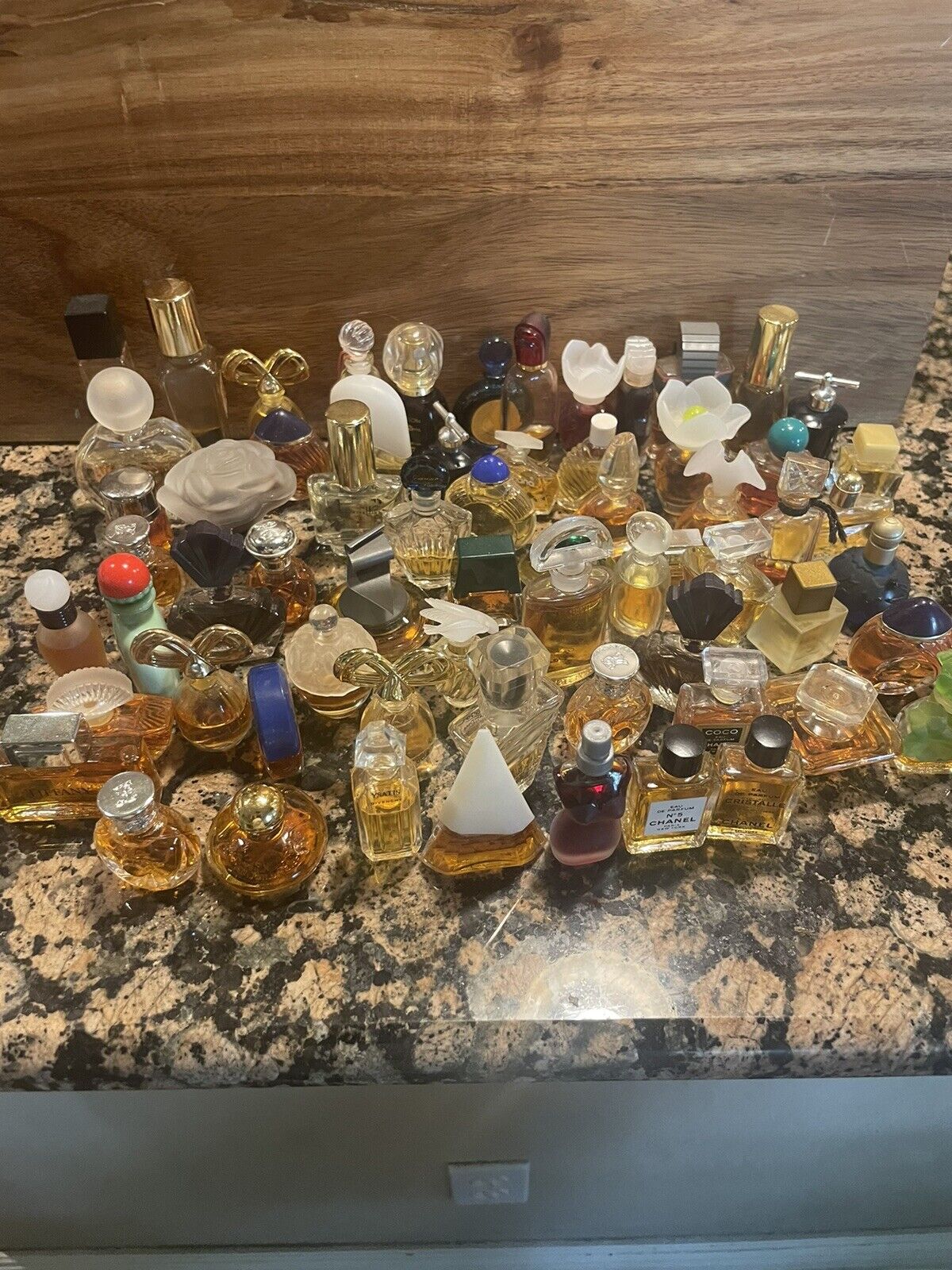 Vintage Women’s Mini Perfume Bottles Lot Of 65 Chanel Tiffany And More See Pics