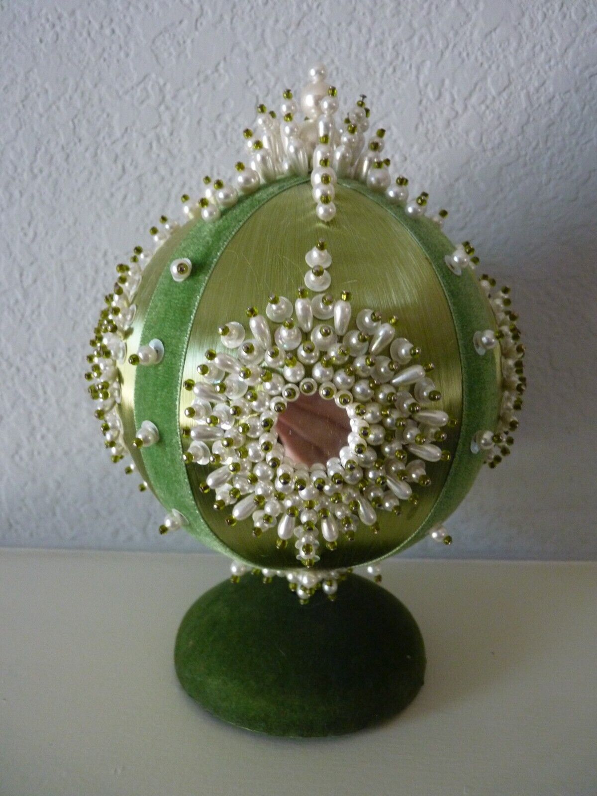Vtg Sequins & Beaded Music Box Christmas Tabletop Ornament Plays \'Silent Night\'
