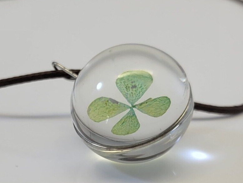St. Patrick\'s Day Glass Real 4 Leaf  Clover  Shamrock Corded Necklace Good Luck