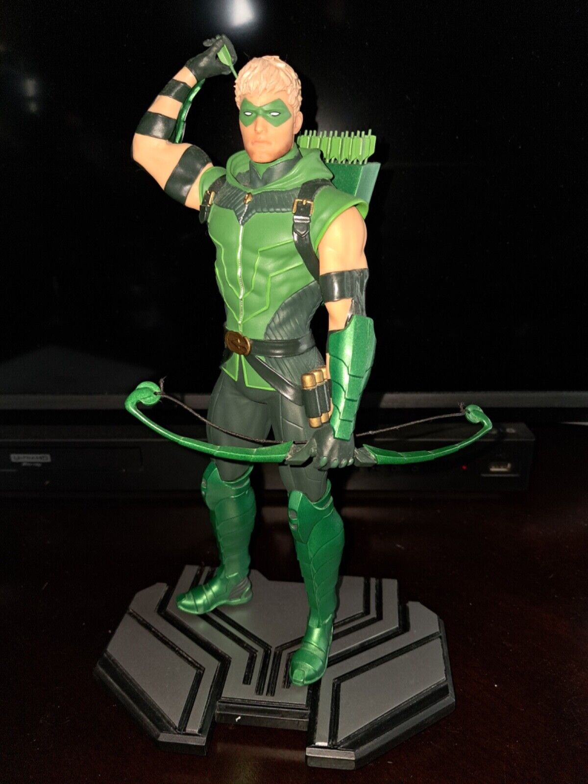 1/6 SCALE GREEN ARROW ICONS STATUE