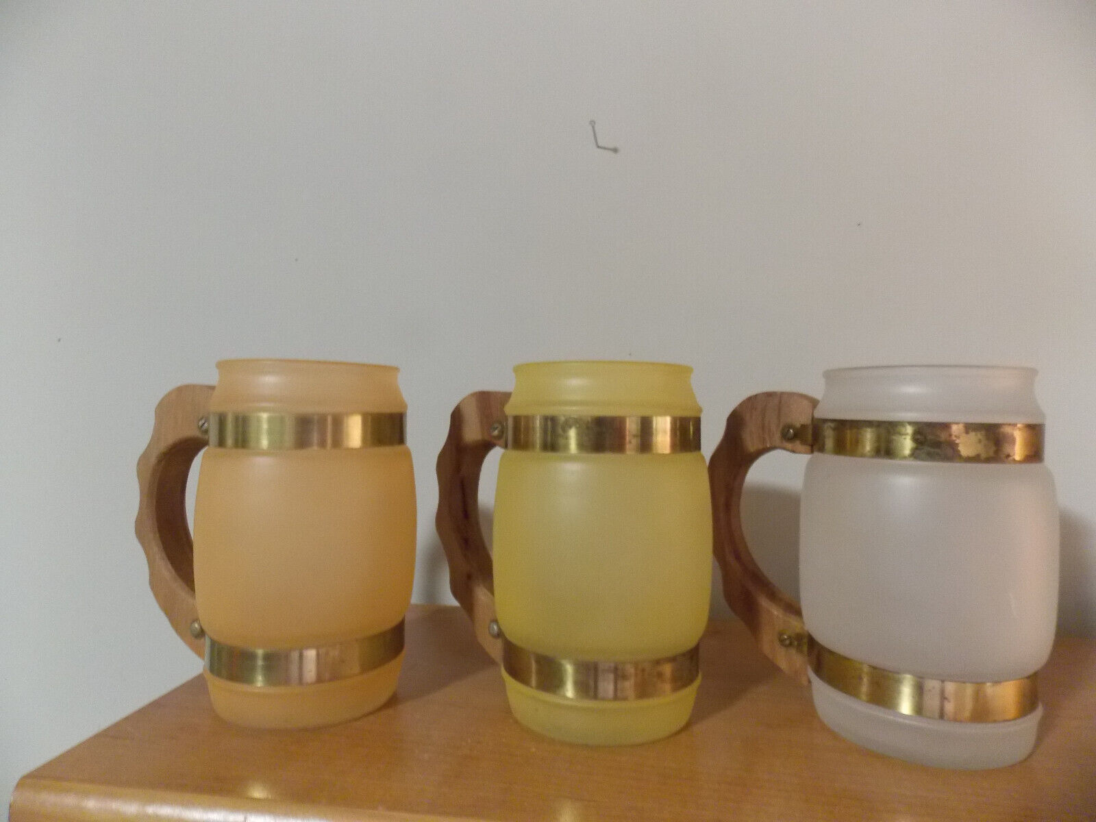 Set of 3- Vintage  SIESTA Bar Ware Frosted Barrel Mugs w/Wooden Handles