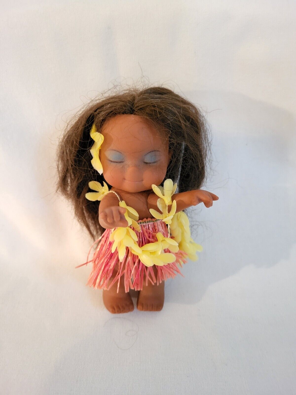 Vintage Hawaiian Hula Girl Doll w/ skirt and Lei 5\