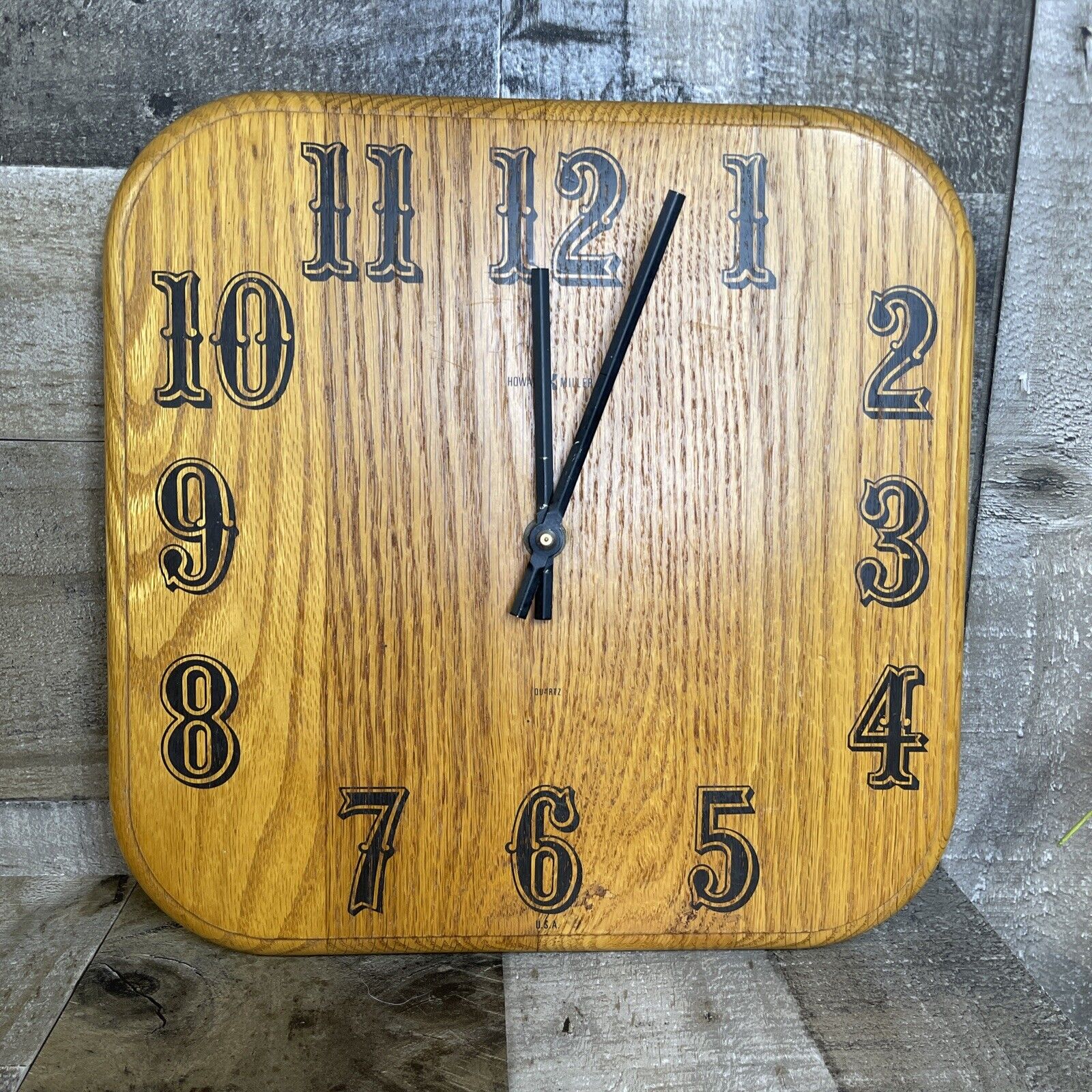 Vintage Howard Miller Wall Clock Quartz 622-296 Wood Square Zeeland Michigan USA