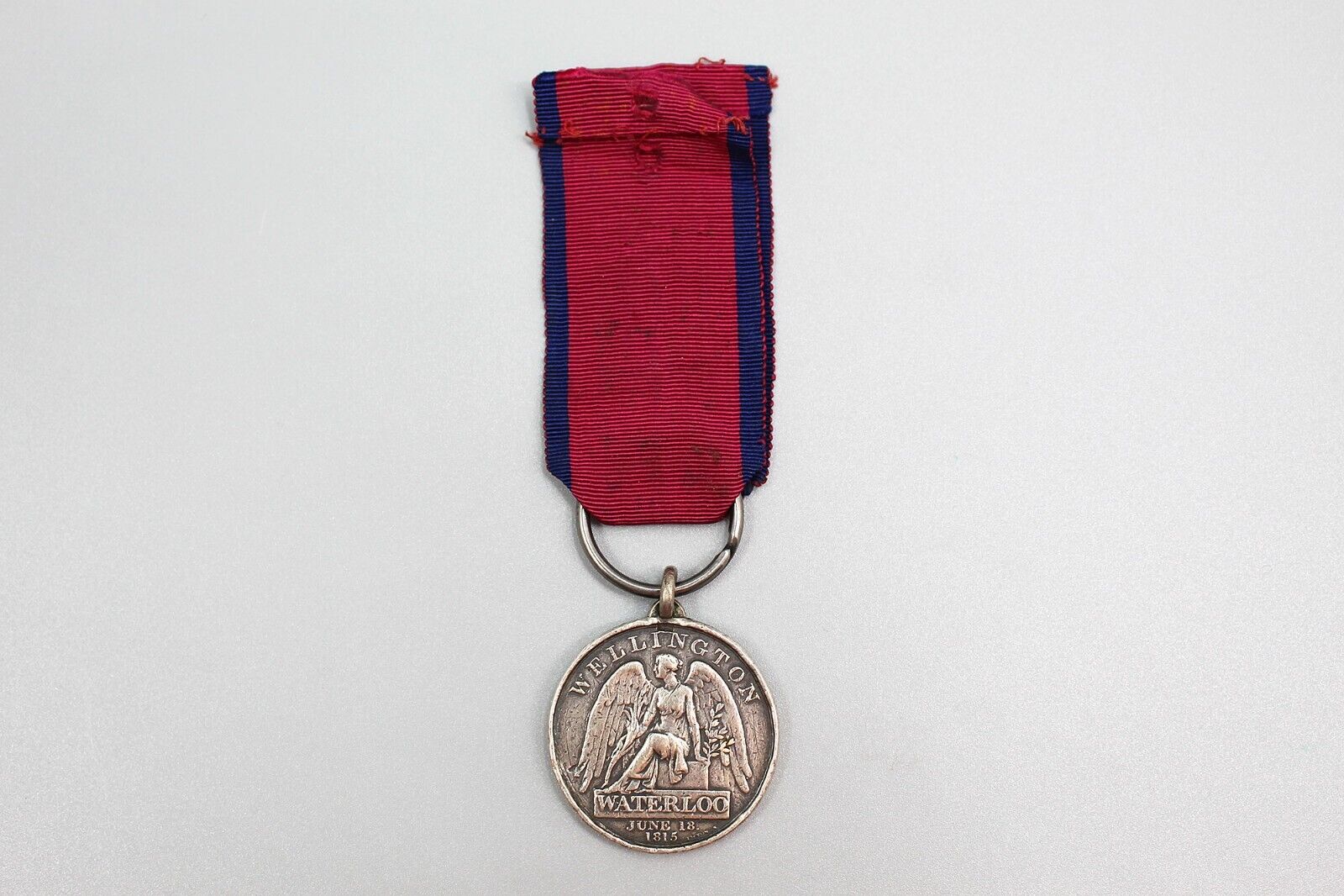 British Waterloo Medal 1815 – 40th Foot Regiment (Repaired Suspension) . BM491