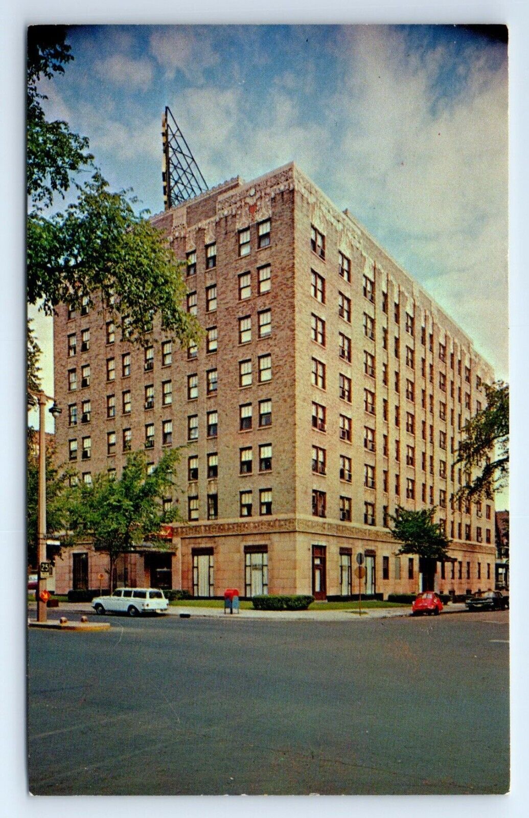 Milwaukee WI Wisconsin Ambassador Motor Hotel Reservation Card Postcard c.1970