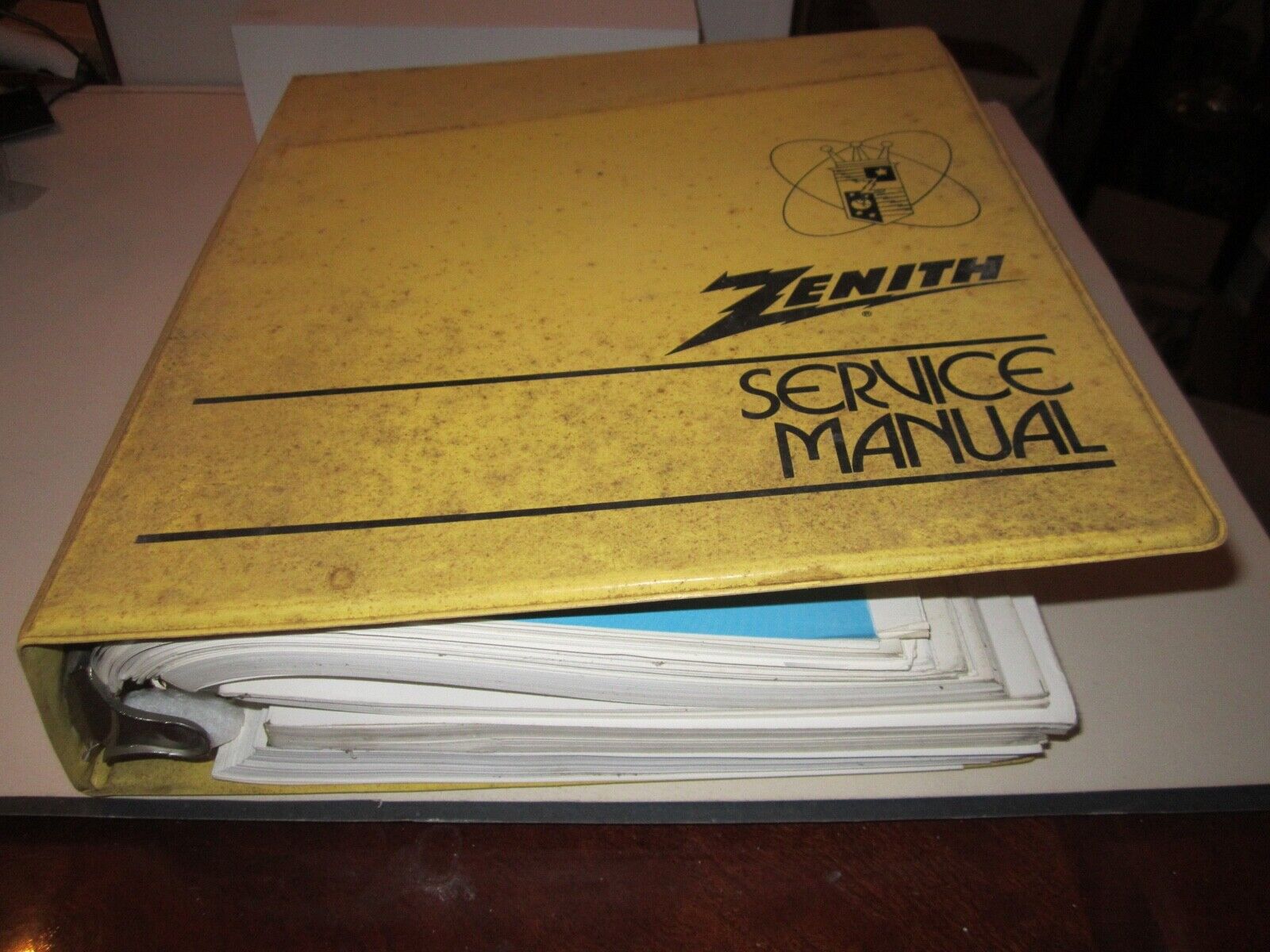 MASSIVE ZENITH SERVICE MANUAL BINDER FULL OF MANUALS - EARLY 1970\'S