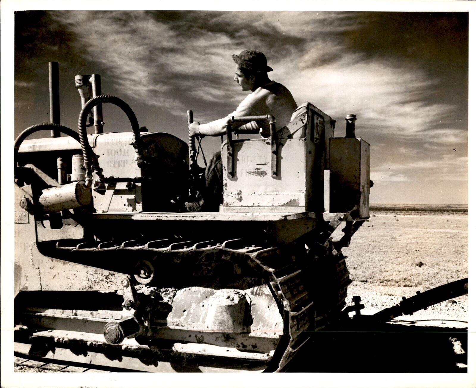 LG33 1941 Original Photo CCC ENROLEE OPERATING TRACTOR Man Grading New Mexico
