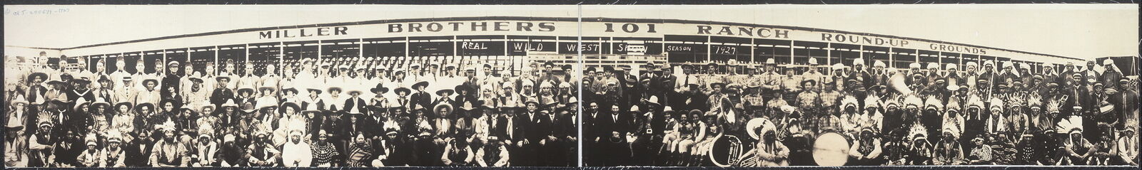 Photo:1927 Panoramic: Real Wild West Show,season