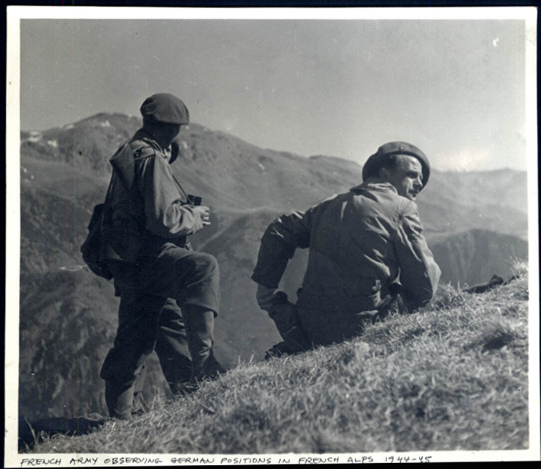 French Army lookouts observe German Positions in French Alps photo 1944-1945 #1