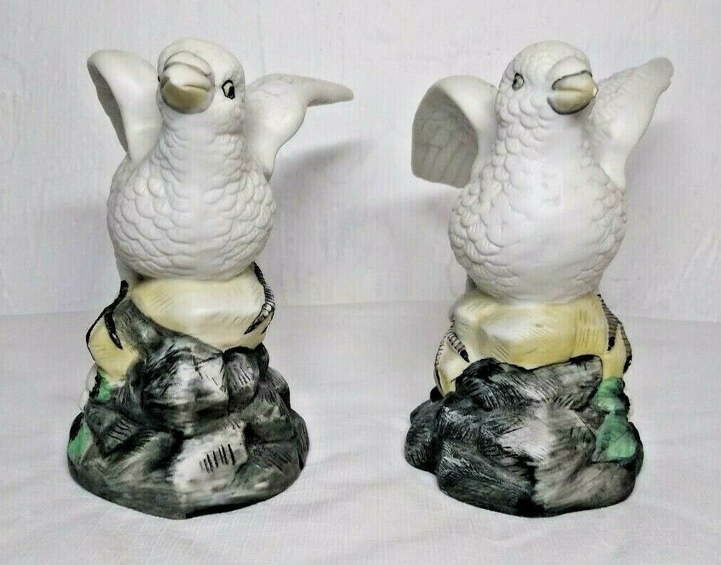 Vintage Pair Of White Doves Porcelain Ceramic Sculptures Figurines Birds On Rock