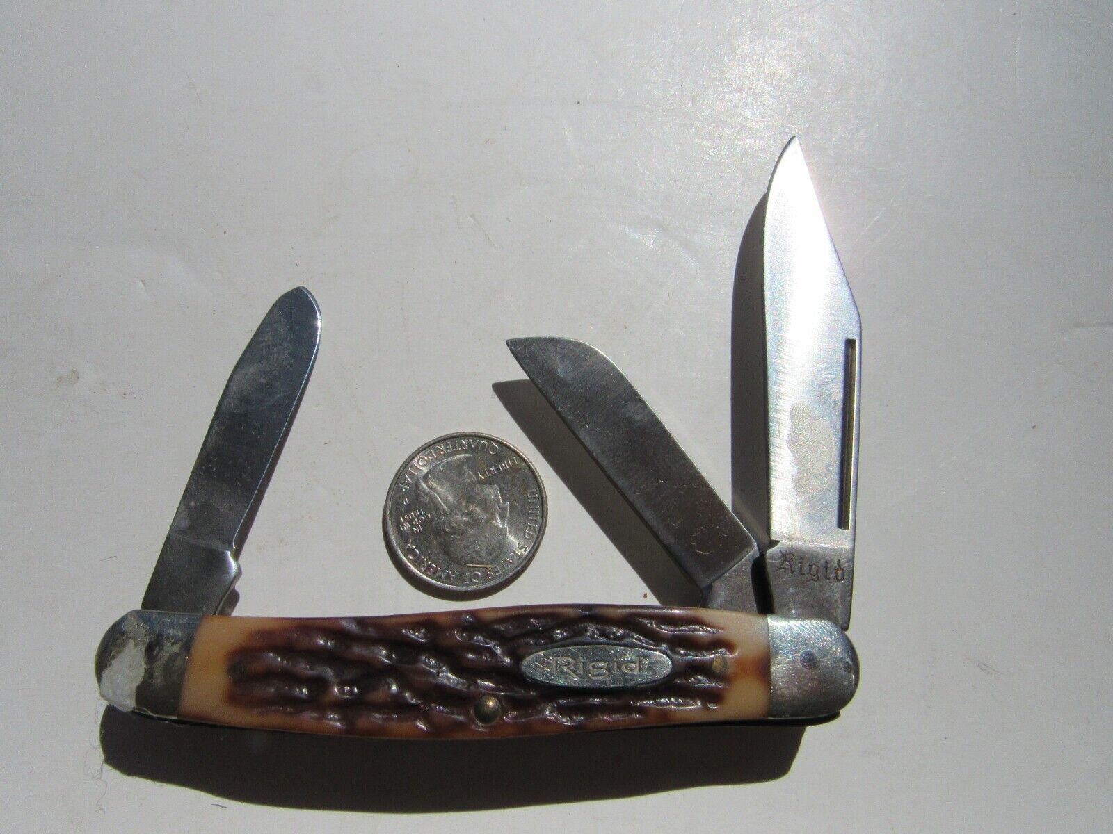 Vintage USA Made Rigid 3 blades Folding Pocket Knife NOS MInt