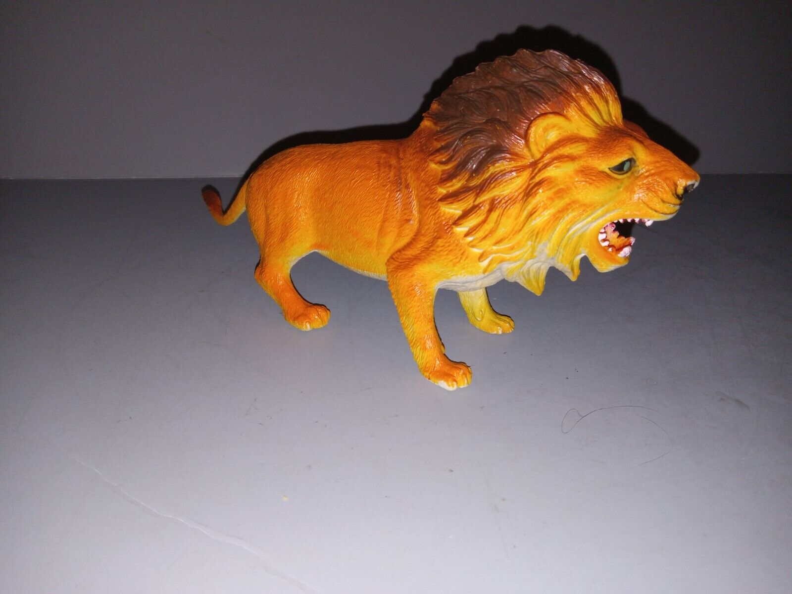 Lion Figure Plastic Male Lion Growling Angry 6\