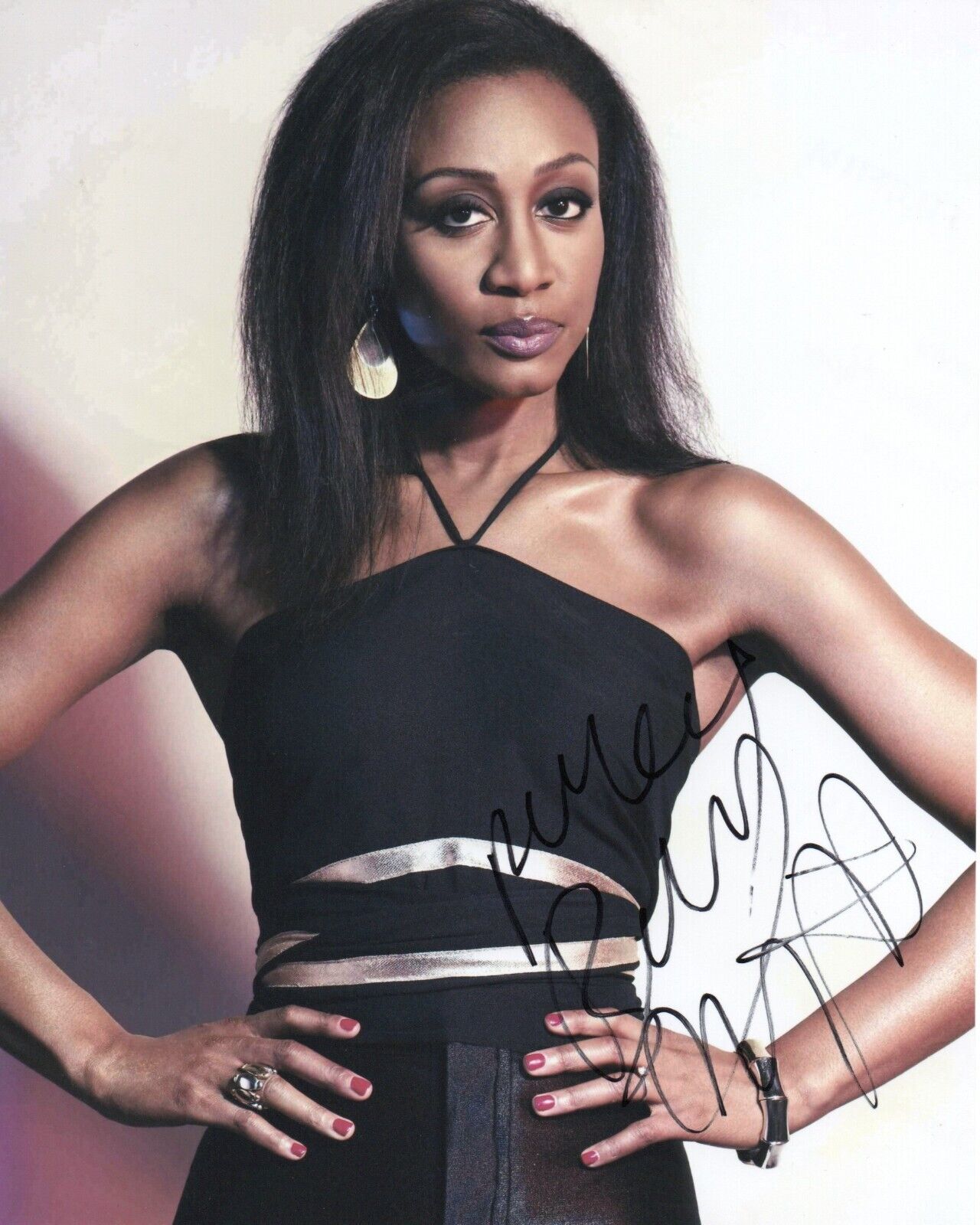 BEVERLEY KNIGHT SIGNED  PHOTO (2)