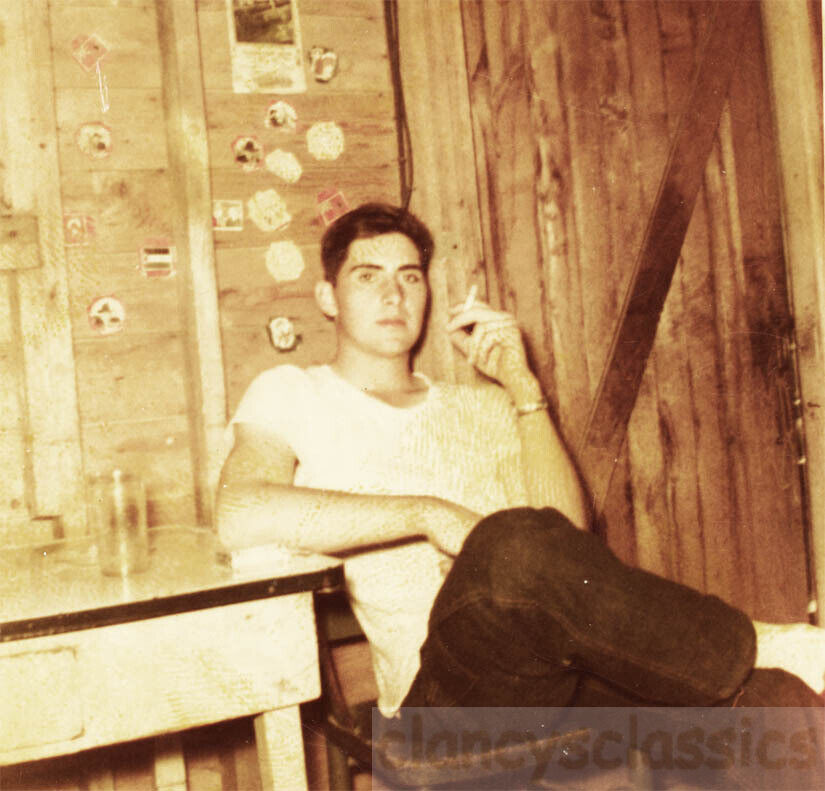 1952 Kodacolor Handsome Young Guy Smoking Blue Jeans White Tee Cabin Gay int