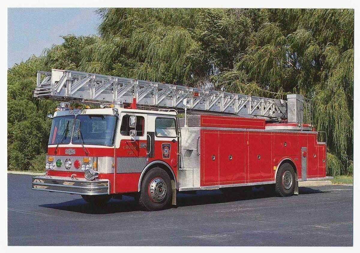 Spartan/Pirsch Aerial Fire Truck, Deerfield-Bannockburn Fire Dept. Illinois
