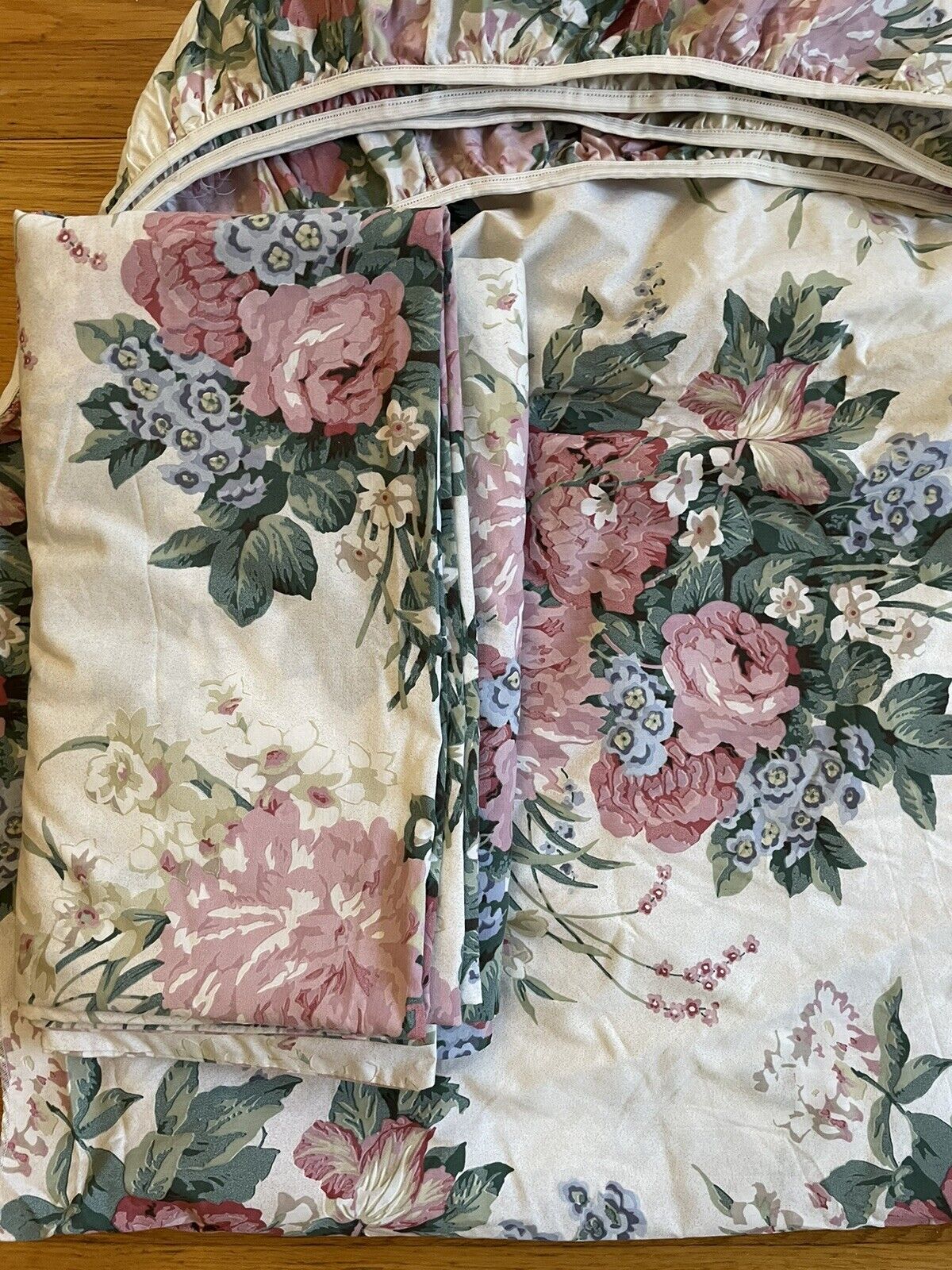 Vintage Twin Duvet,2 Fitted Sheets and 1 Pillow Sham