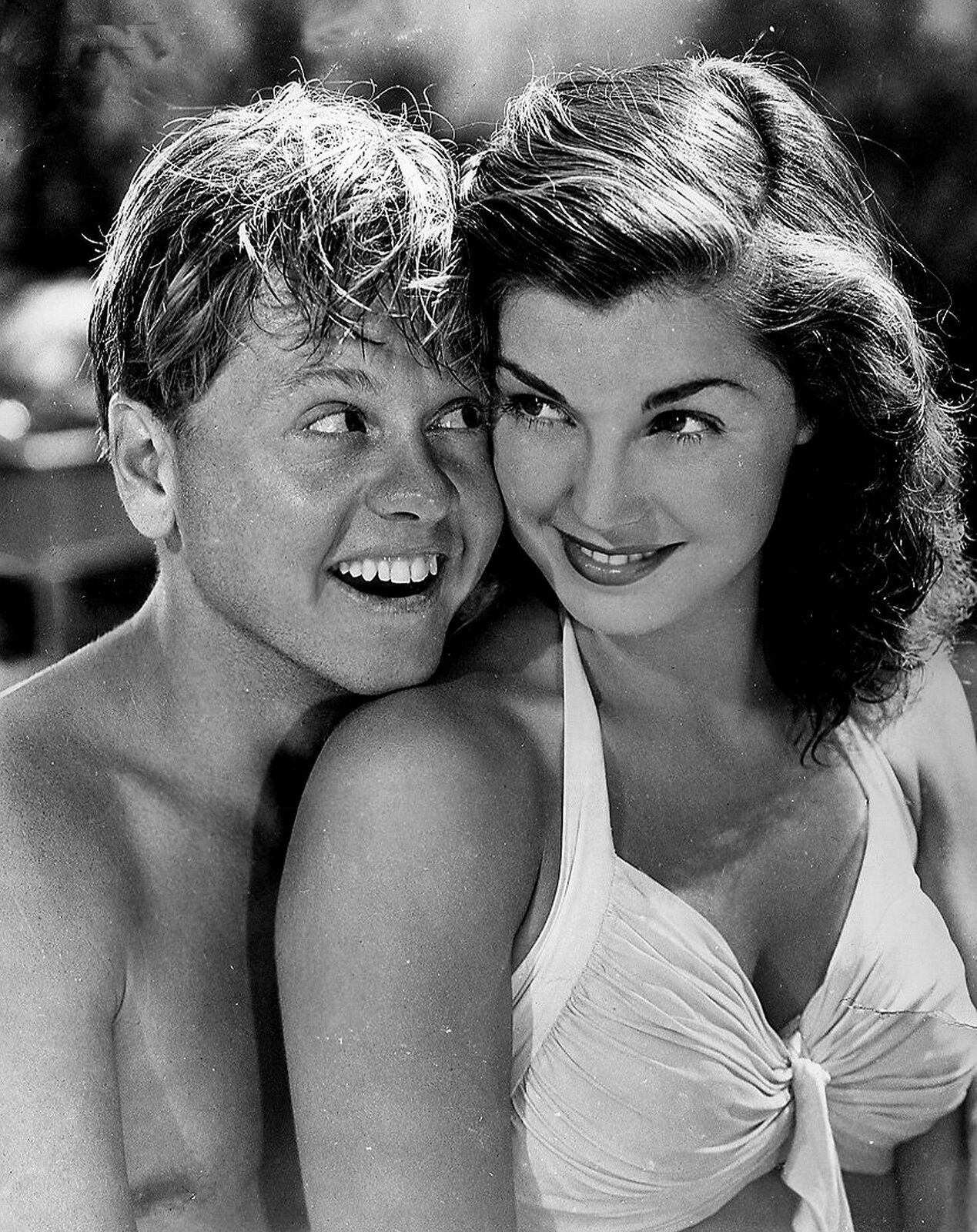1942 MICKEY ROONEY & ESTHER WILLIAMS in ANDY HARDY\'S DOUBLE LIFE Photo (180-o )