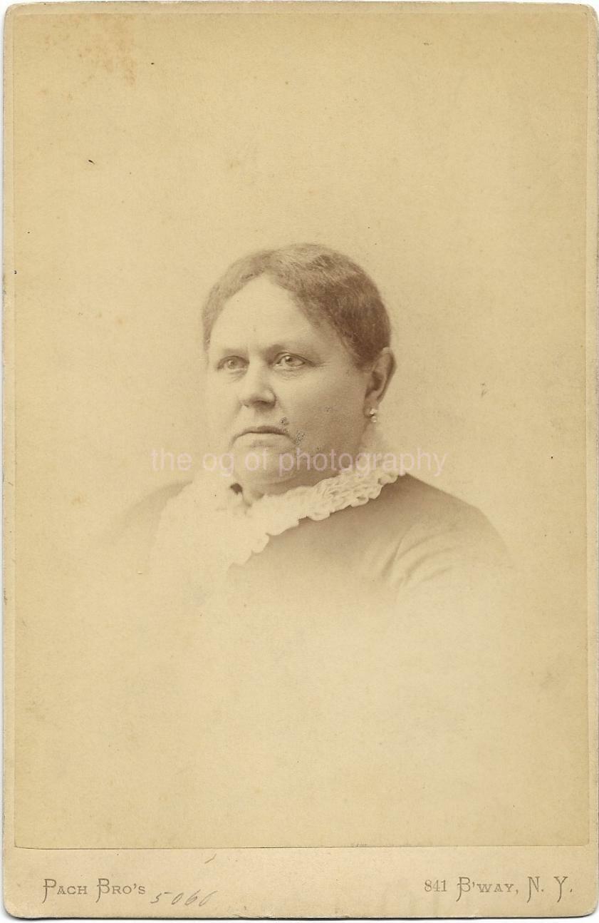 She Walked The Earth CABINET CARD Antique Portrait FOUND PHOTO Woman bw 01 37 Q