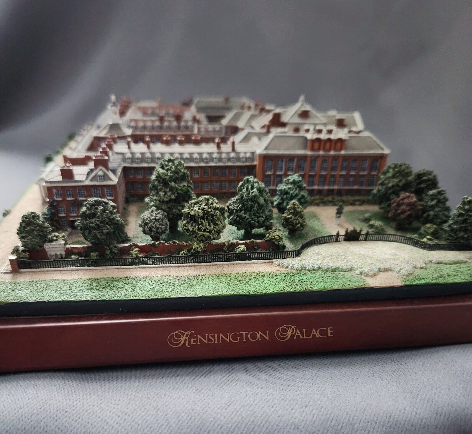 Danbury Mint Kensington Palace British Monarchy Collection Ultra Rare 