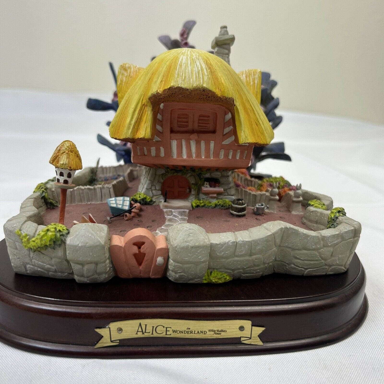WDCC Disney Enchanted Places White Rabbit's House Alice In Wonderland  COA