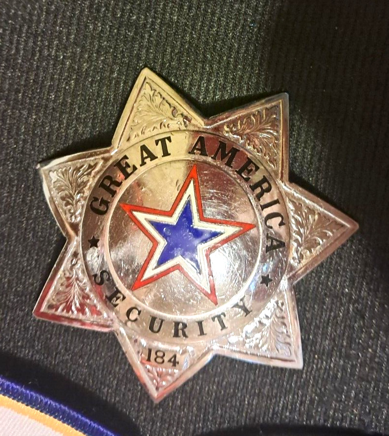 MARRIOTTS GREAT AMERICA PARK 1970s Vintage Security Officer Badge  VERY RARE