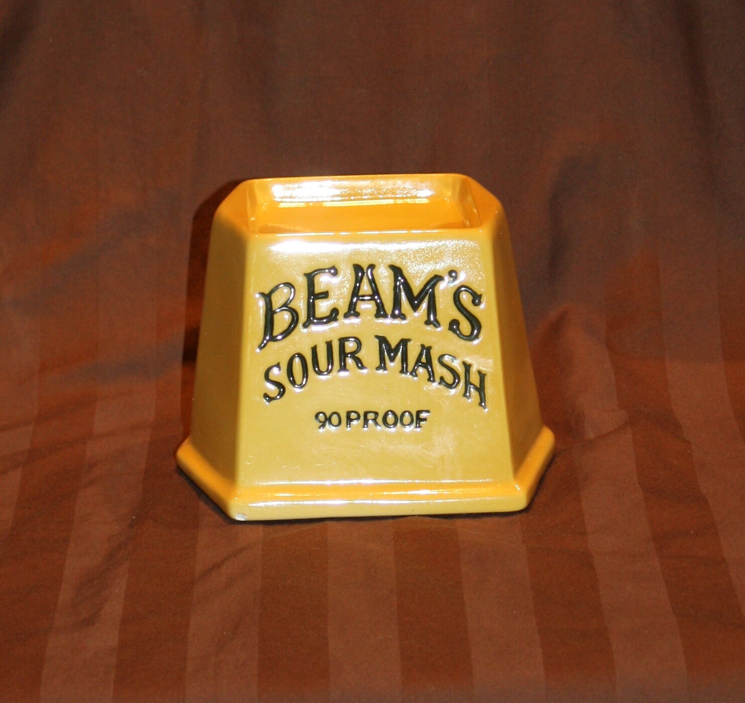 Jim Beam BEAM\'S SOUR MASH 90 PROOF decanter 1978