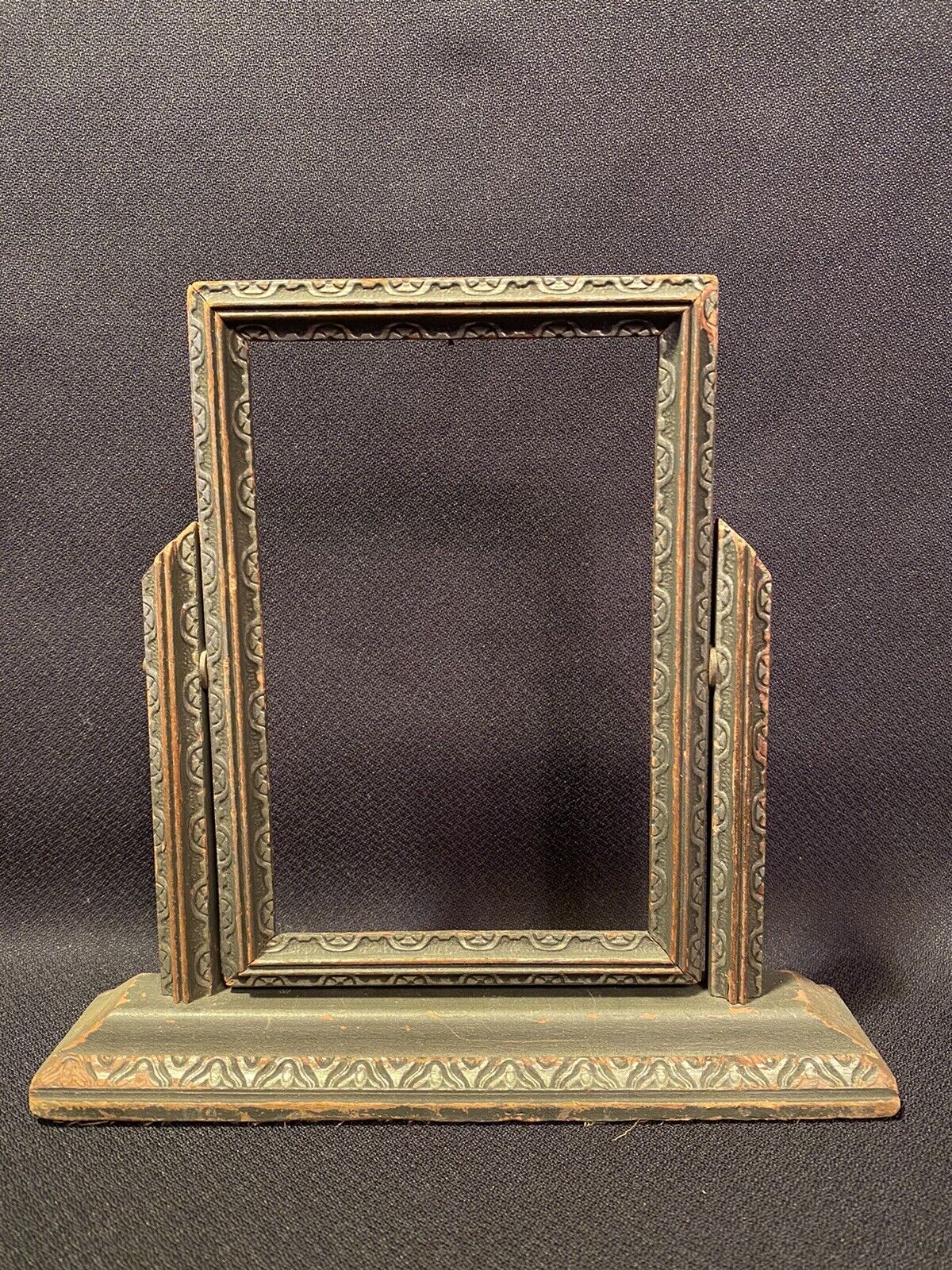 Antique 4x6 Tilting Picture Frame
