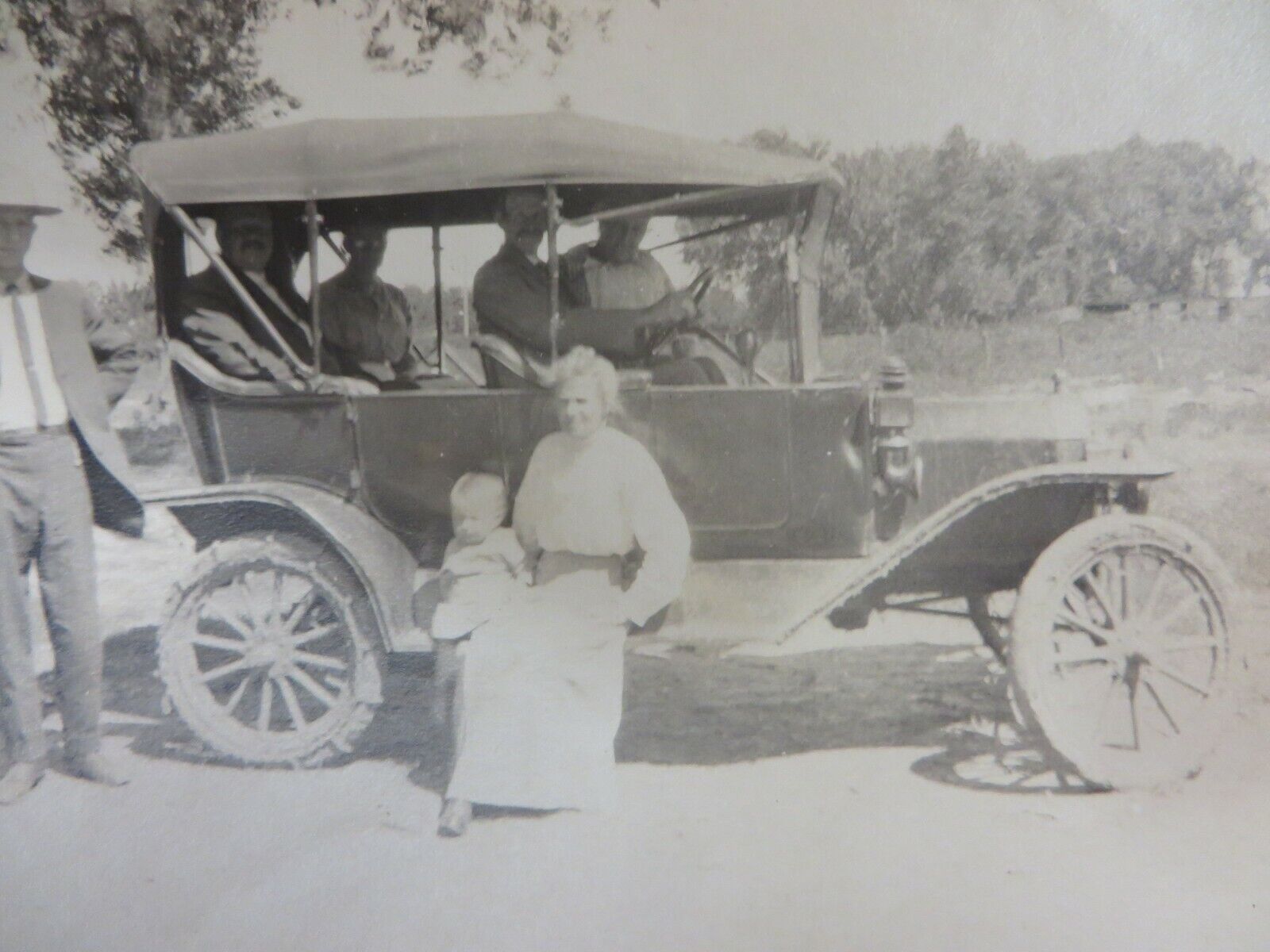 Vintage 1910\'s 1920\'s Original Photograph Model T FORD Automobile Car Family