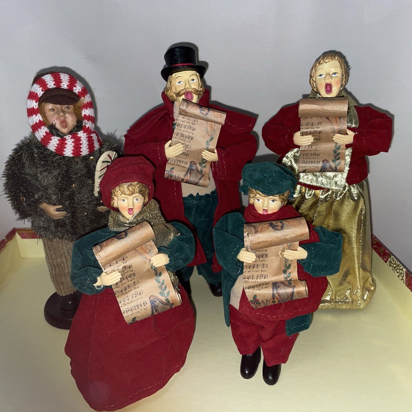 Final Price‼️Vtg-like Christmas Carolers-Lot of 5-all nicely dressed stands-up
