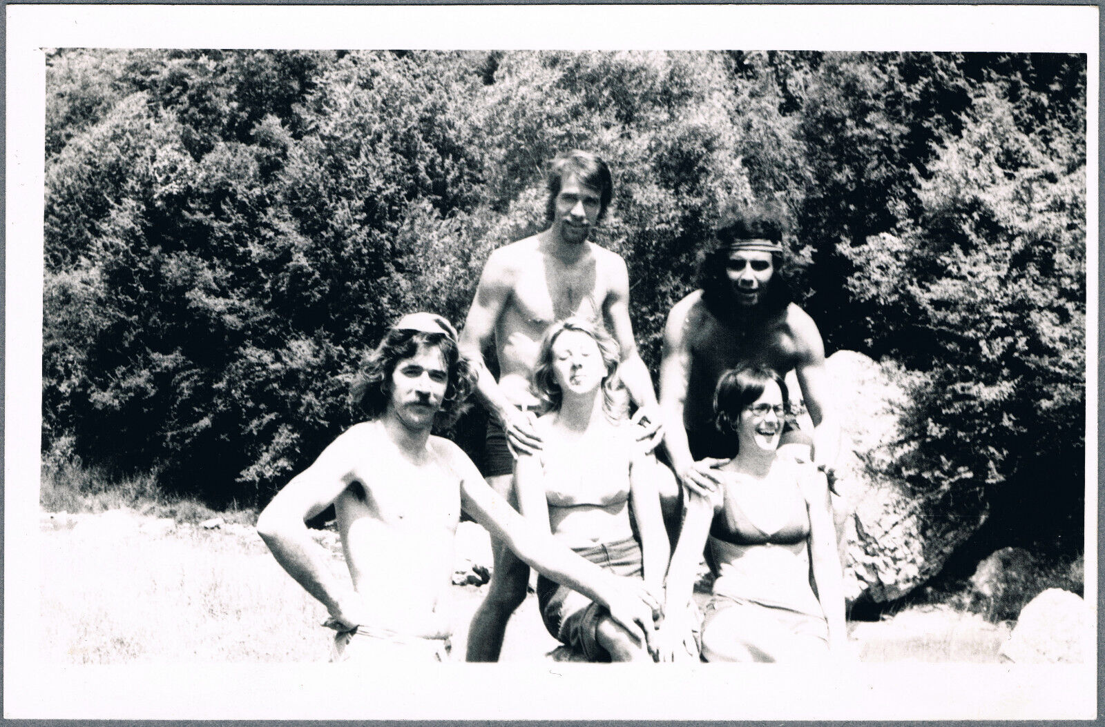 1980s Affectionate Men Trunks Bulge Pretty Women Bikini Beach Gay int Vint Photo