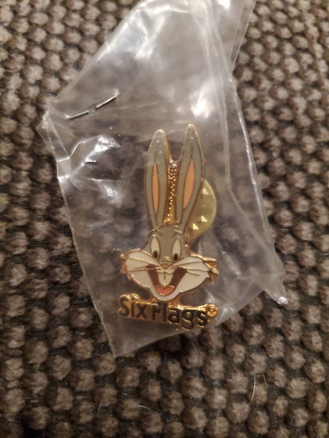 Vintage 1993 Six Flags Bugs Bunny Lapel Pin Souvenir Theme Park Looney Tunes