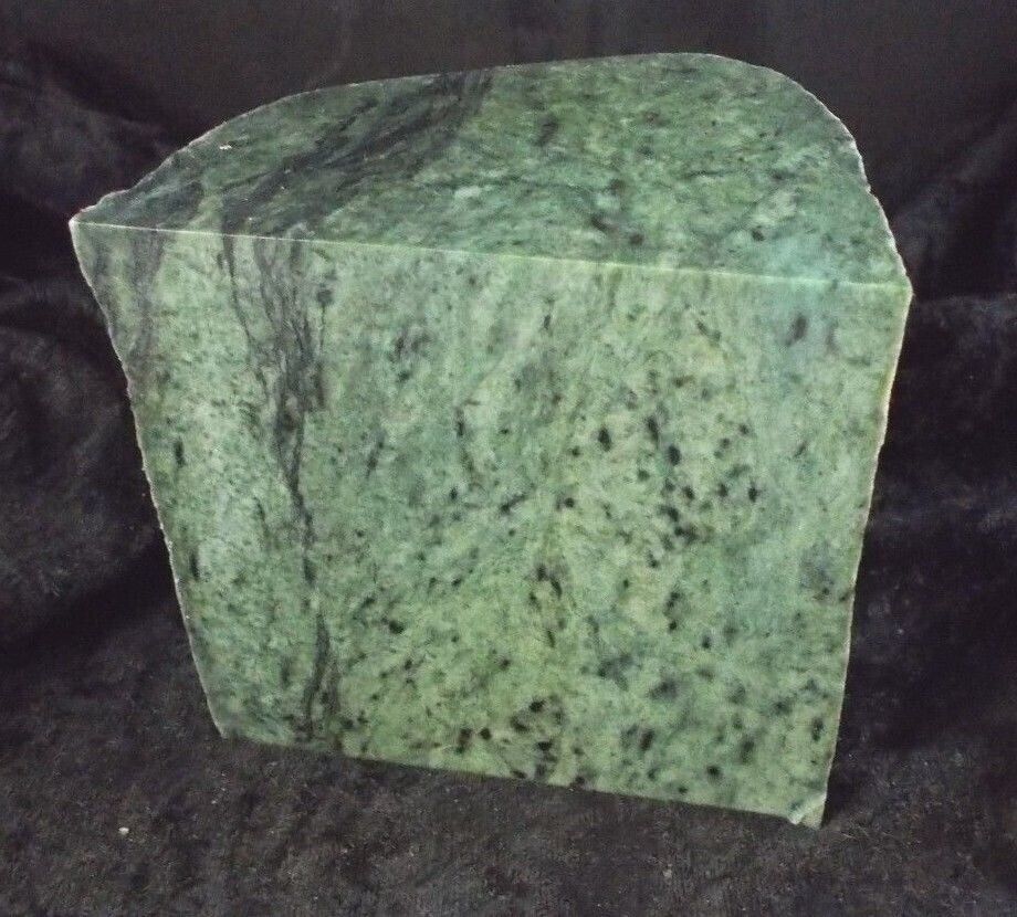 Lovely JADE … lattice-work green … 2.9 lbs … Washington