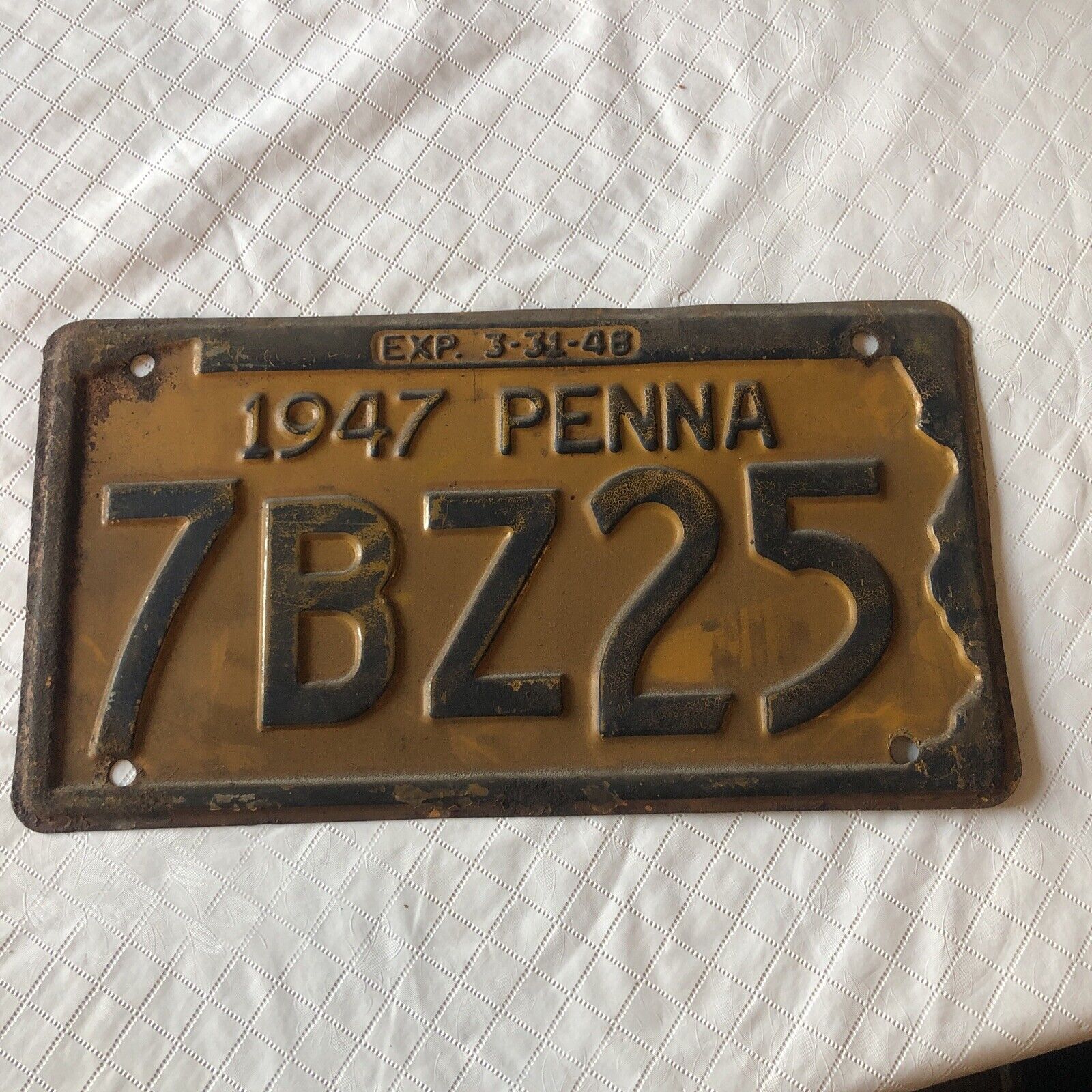 Antique 1947 Penna License Plate 7BZ25