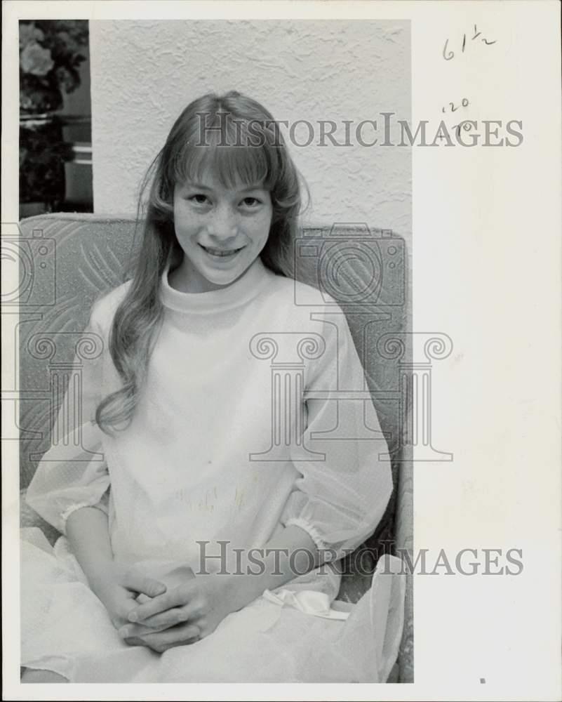 1970 Press Photo Pretty, freckled Debra smiles shyly at her Denver home