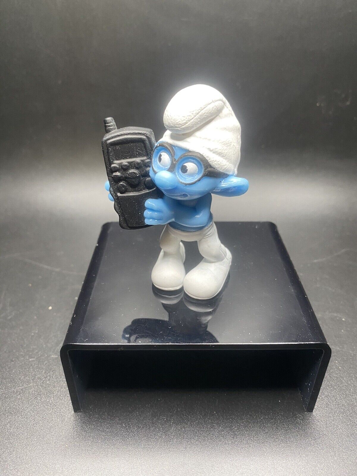 Brainy SMURF with Cell Phone McDonalds Happy Meal Toy 2011