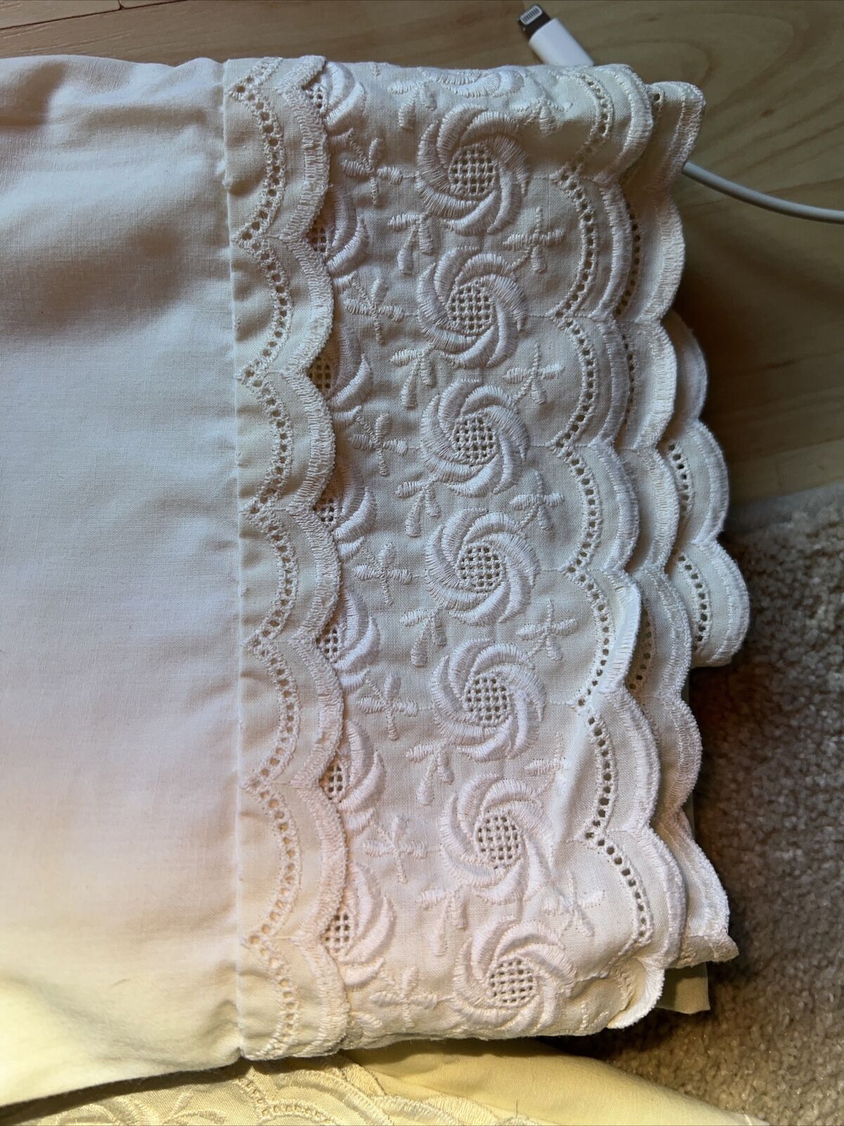VTG Or Wamasutta Ivory Lave Standard Pillowcase 
