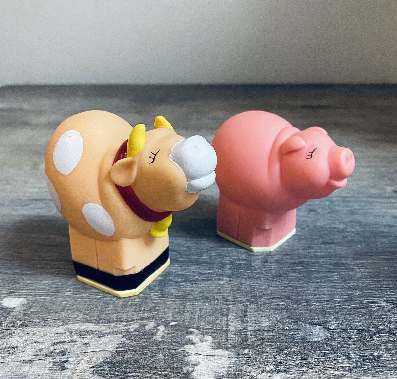 2 Farm Animal Replacement Pieces Pig And Cow Vinyl