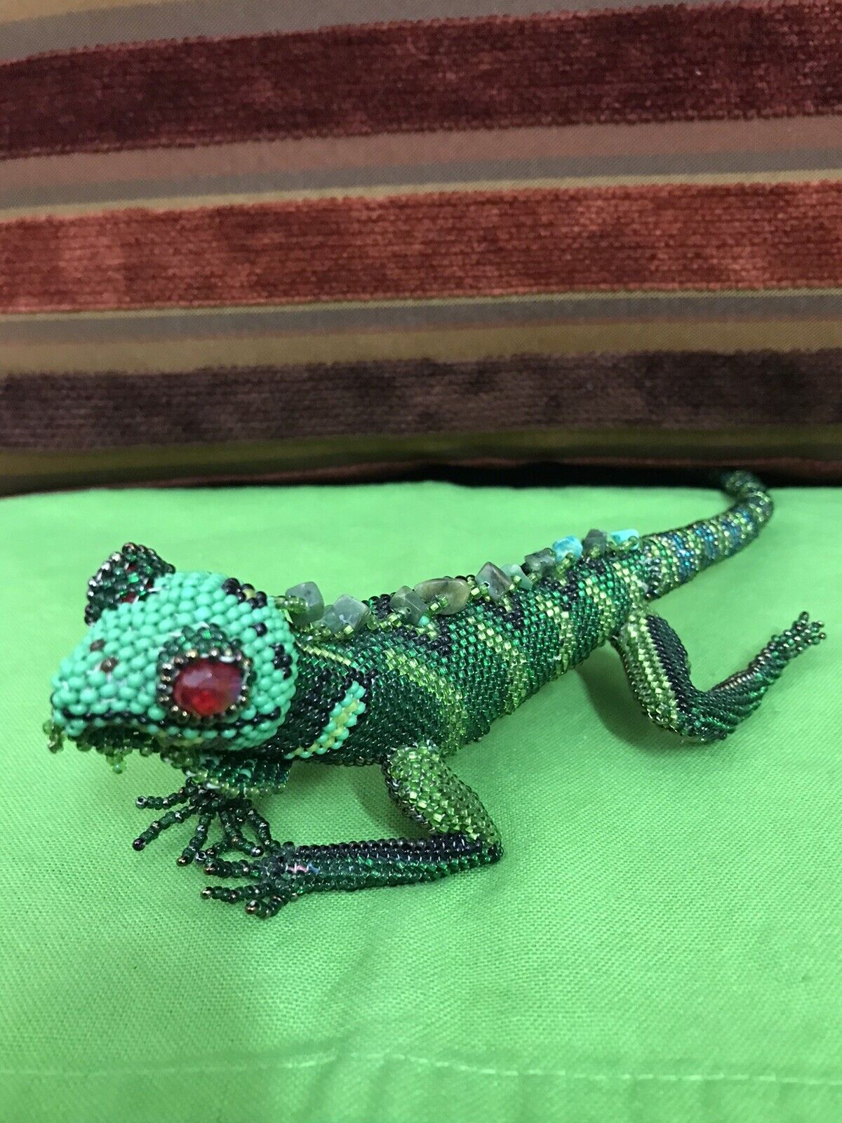 GREEN COLOR Mexican Folk Art Hand Beaded Iguana Lizard .