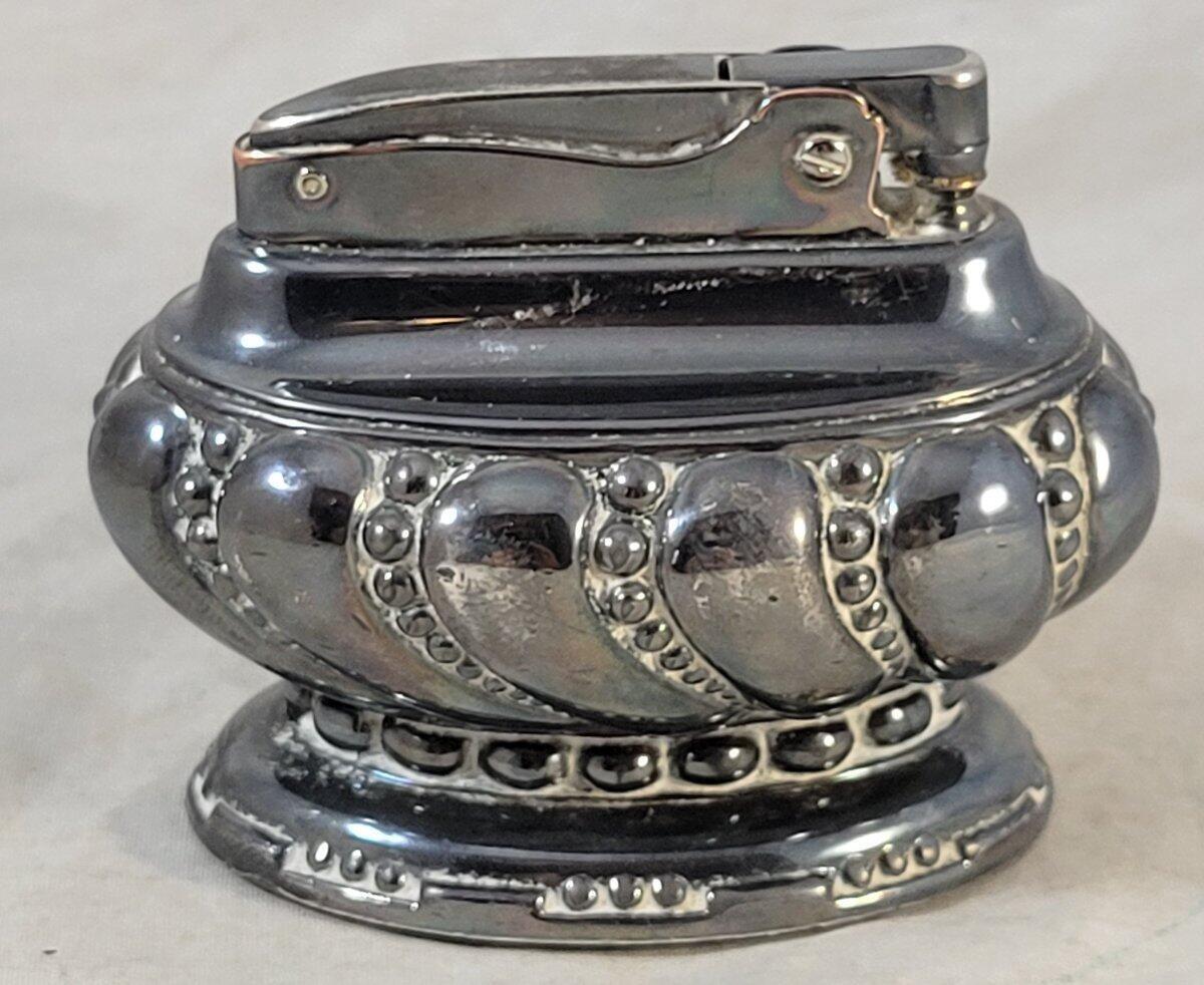 Vintage Ronson Crown Table Lighter