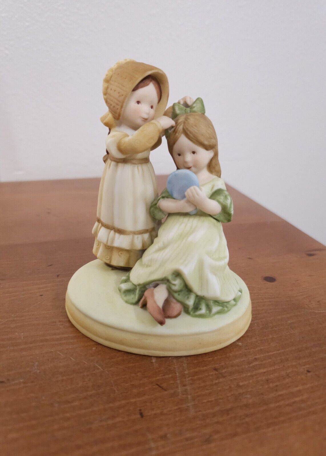 Holly Hobbie 1978 Good Times Sweet Remembrance Collection Figurine