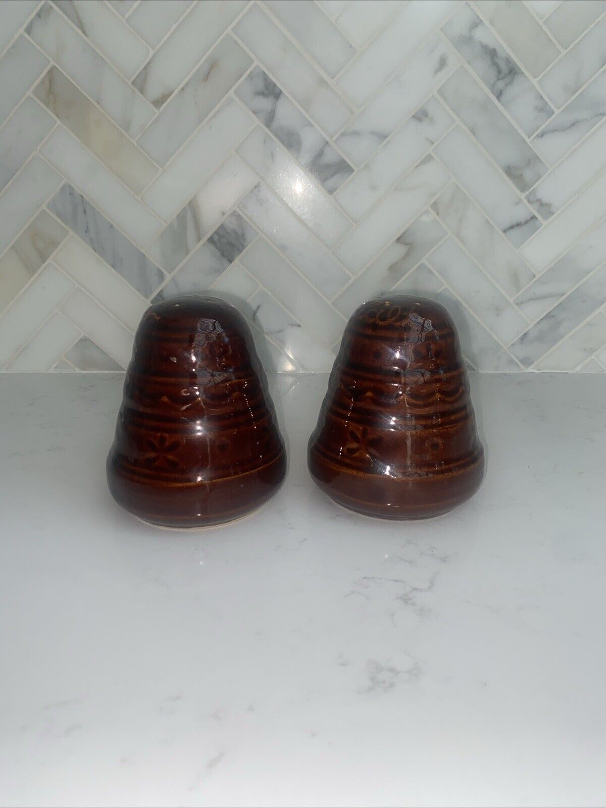 Marcrest Daisy Dot Brown Large Salt and Pepper Shakers Ovenproof Stoneware 