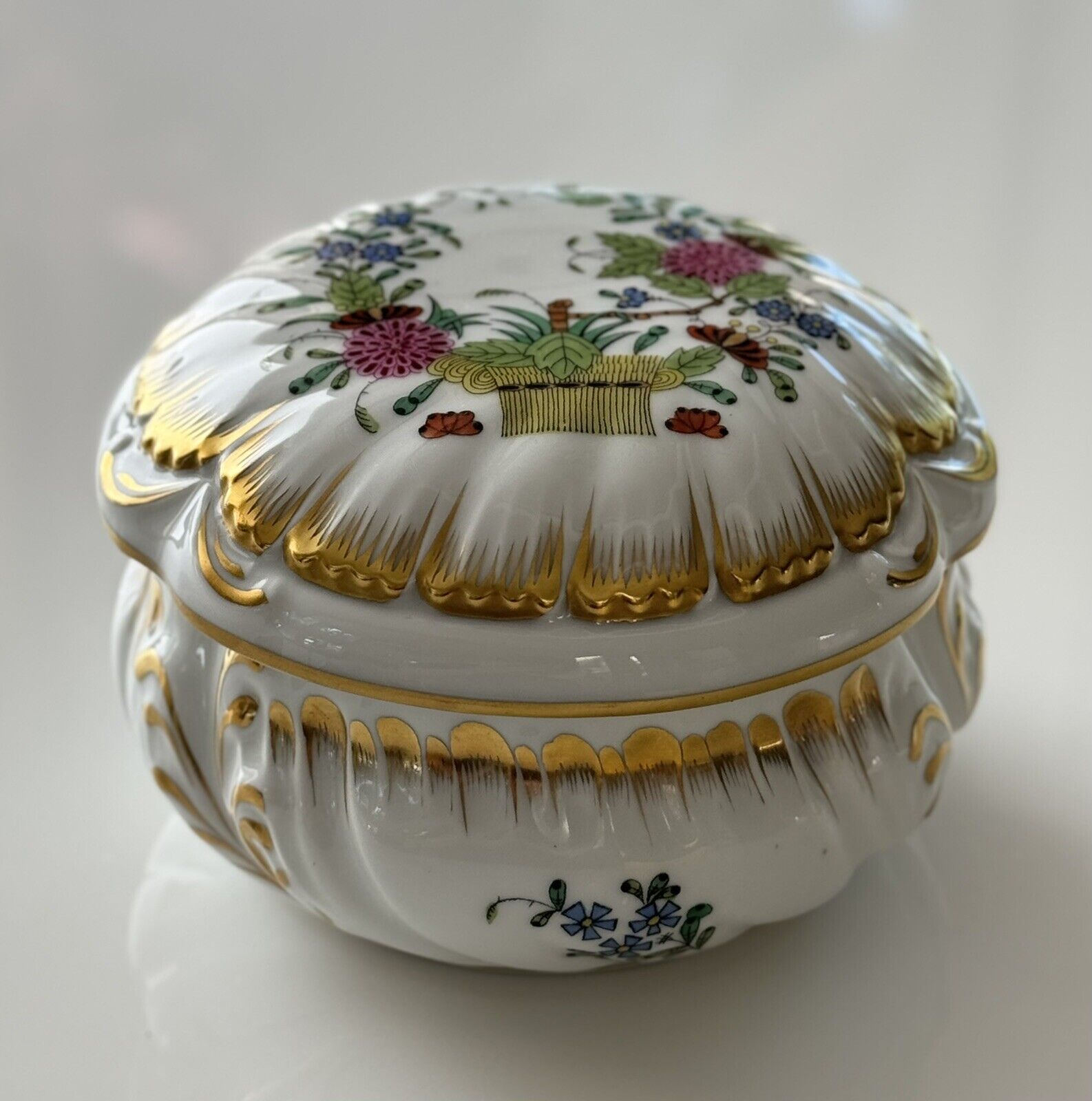 Rare Herend jubilee Indian flower basket  baroque bonbons Trinket Box Dish 4”x3”