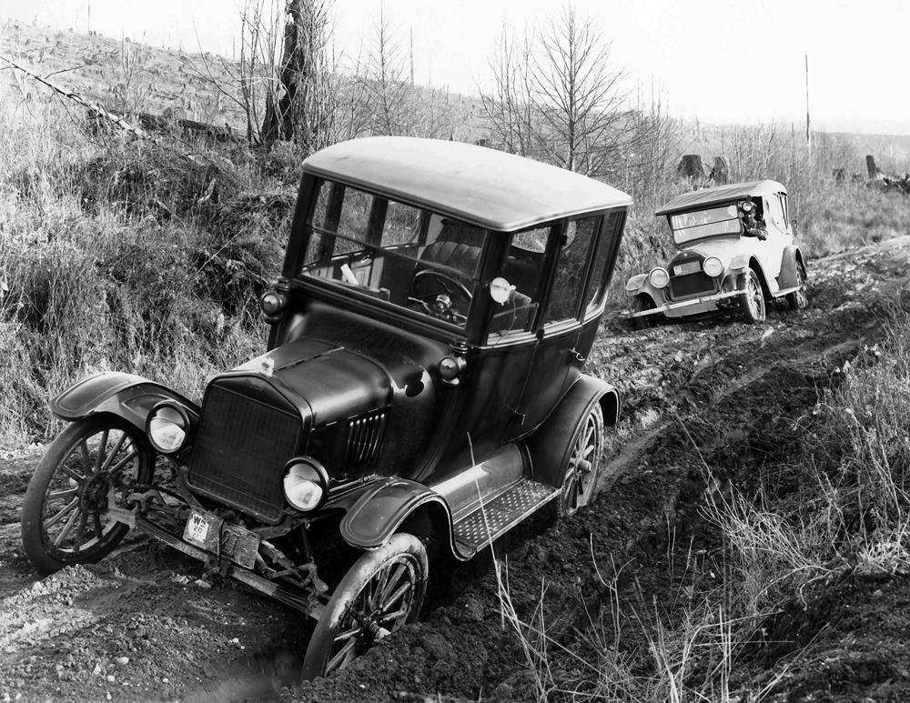 1927 Cars Stuck in Mud, Washington Vintage Photo 8.5\