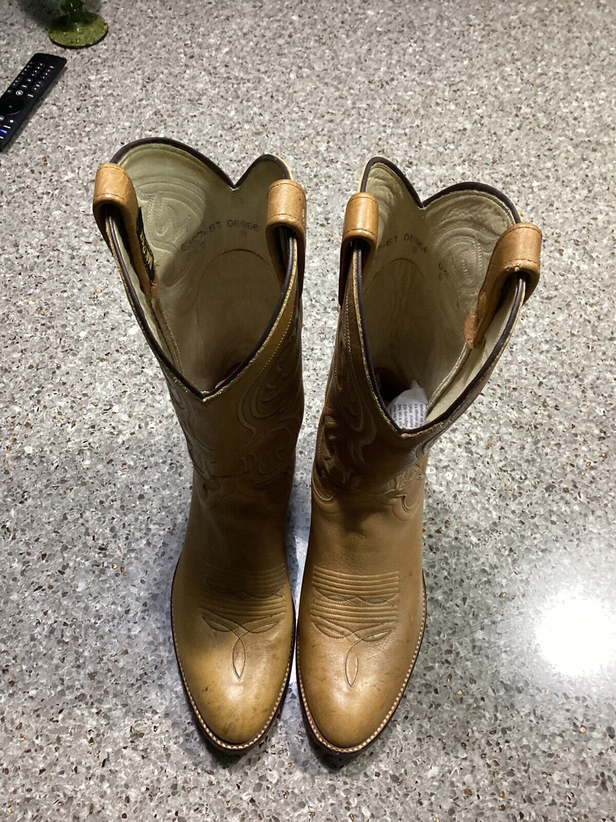 Dan Post Palomino Color Leather Men’s Cowboy Boots Size 8.5 D. Excellent