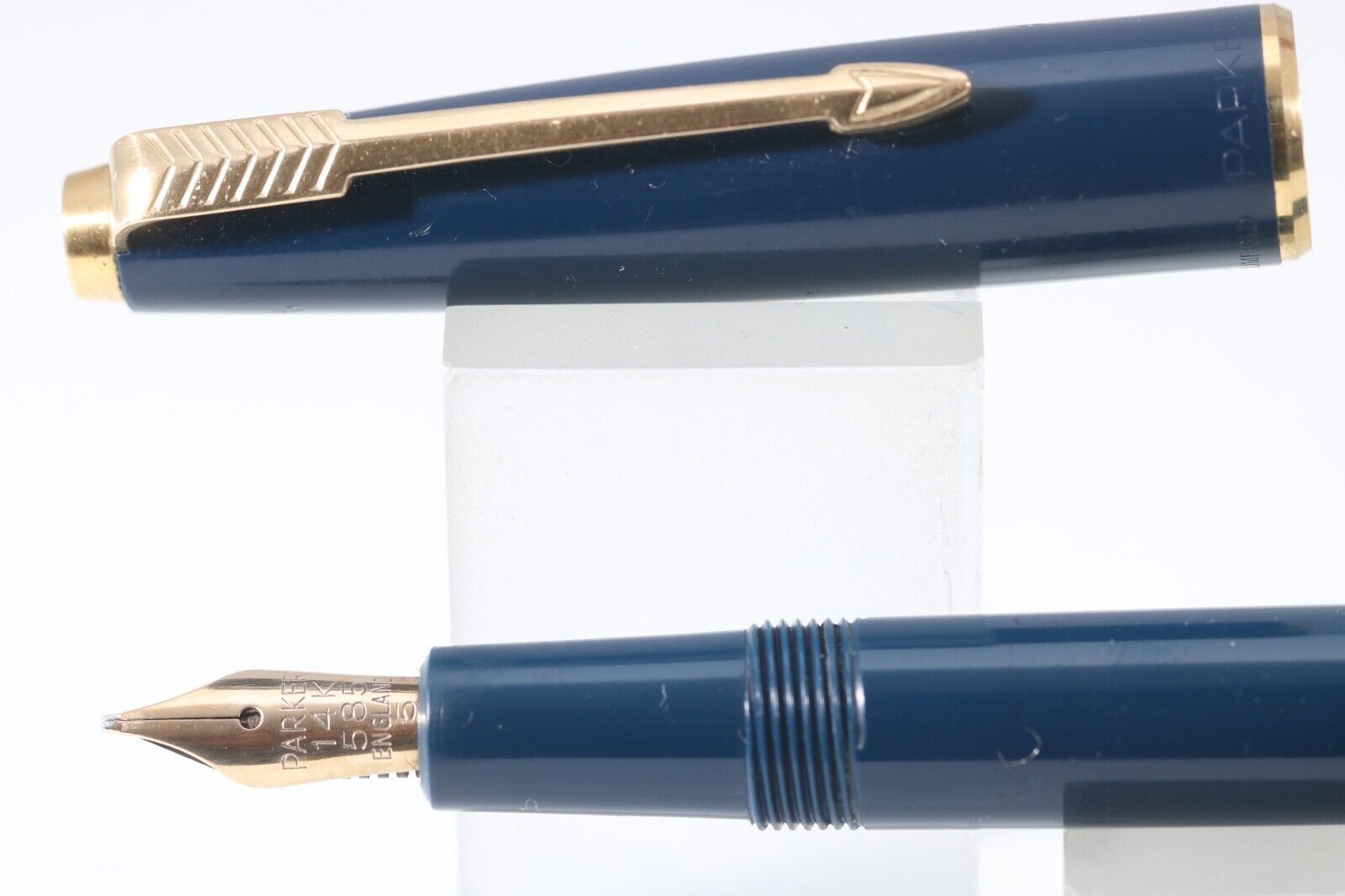 Vintage (c1965-69) Parker Duofold Slimfold Medium Dark Blue Fountain Pen, GT