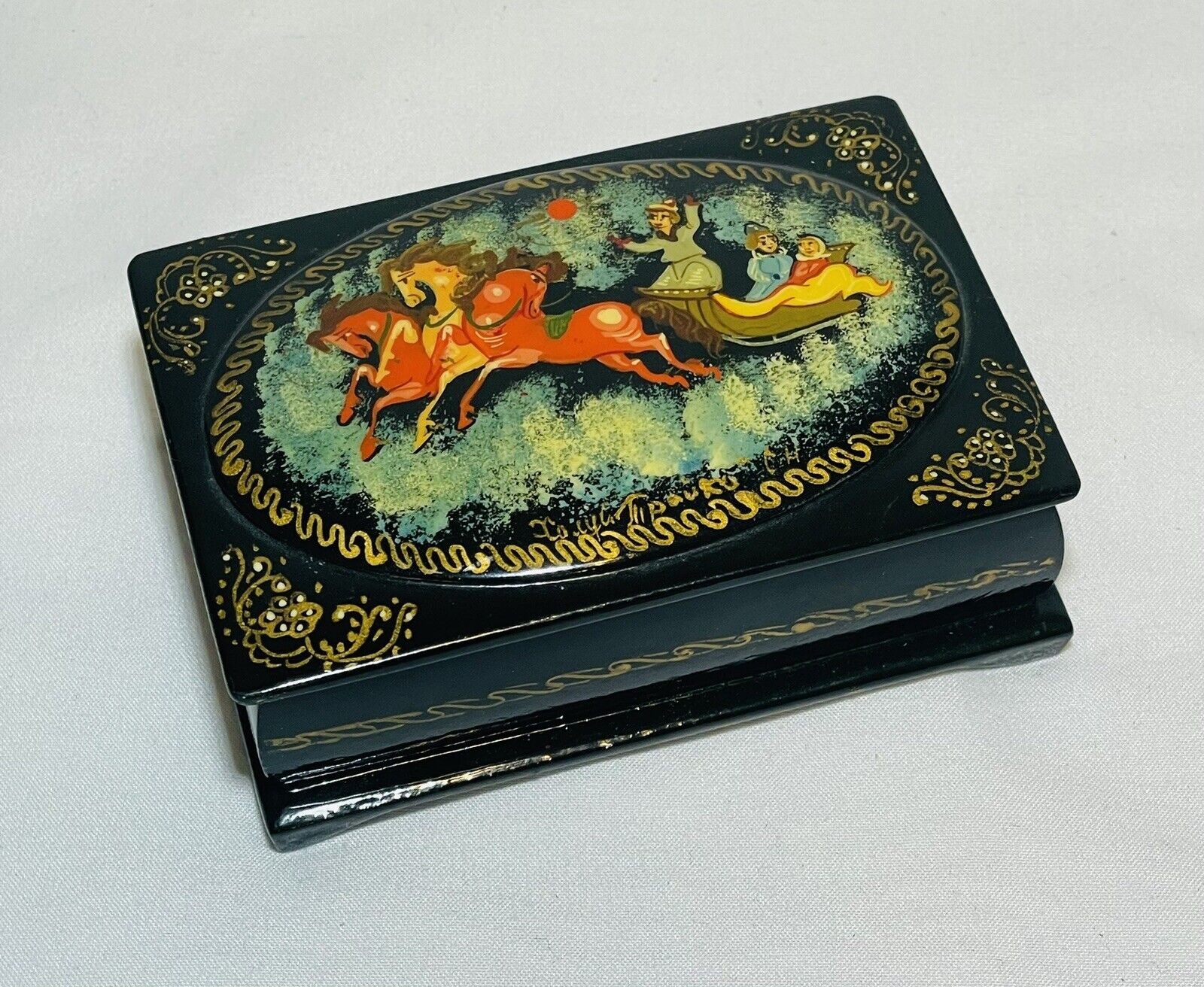 Vtg Russian Lacquer Trinket Box “Lover’s Sleigh Ride” Hand Painted Signed